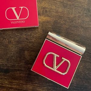 NIB Valentino Eye2Cheek Blush